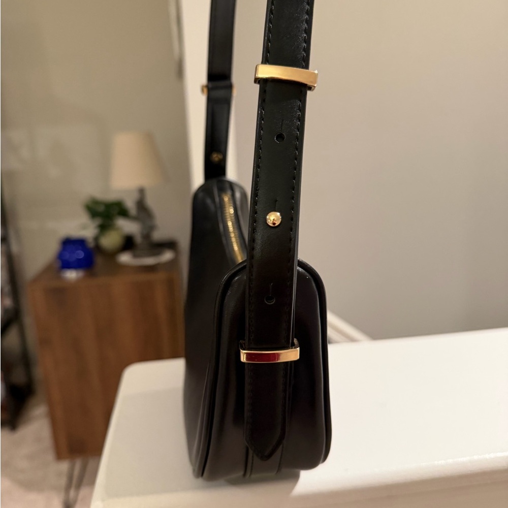 Keyli NWOT Black Crescent Shoulder Bag with Gold Accents - Picture 3 of 8